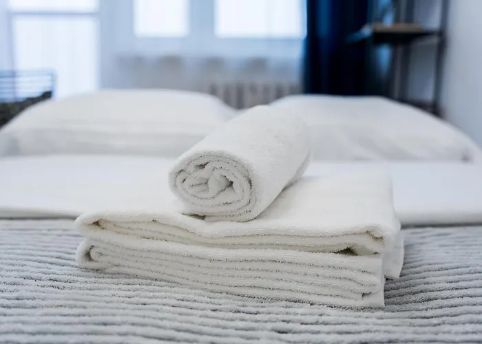 Pod Lipami Charming By Bookinghost